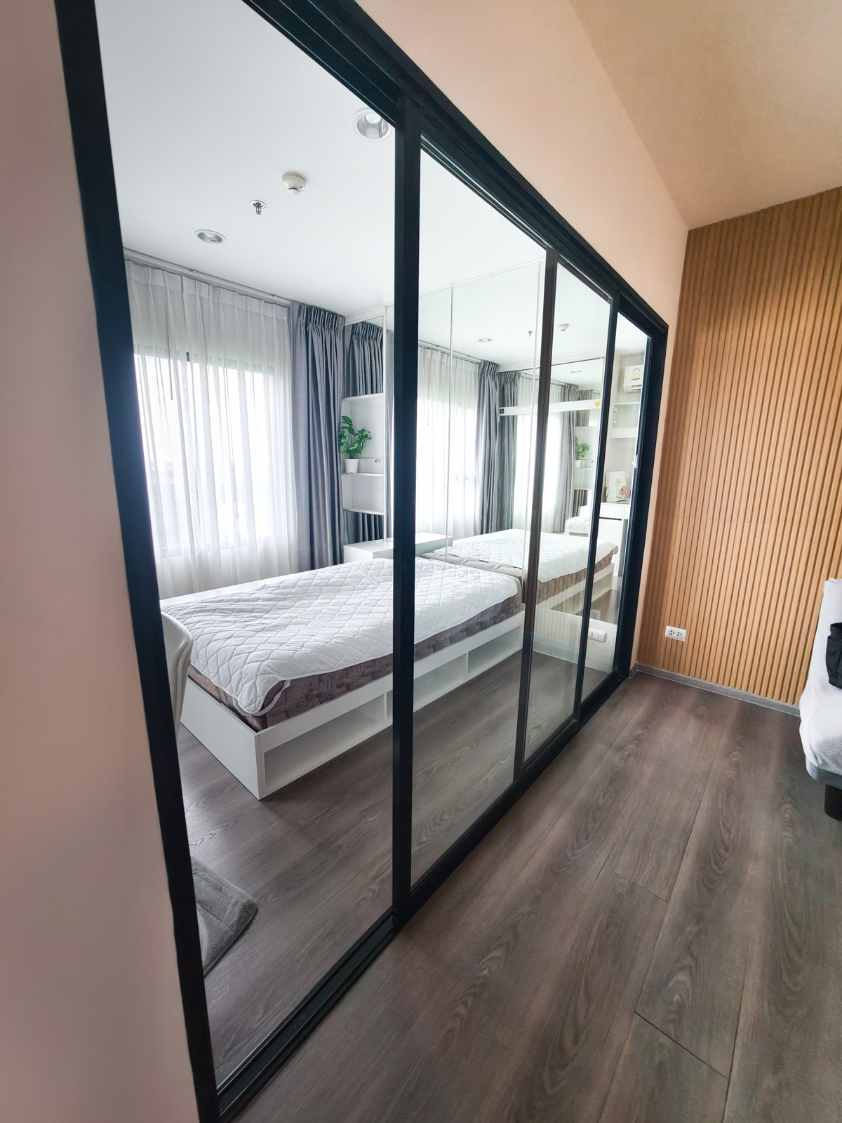 ห้องนั่งเล่นและห้องนอน rent condo My WordPress Blog