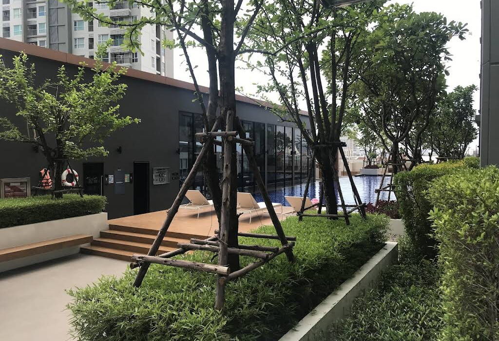 สวนและสนามเด็กเล่น